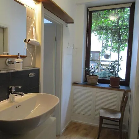 Ferienwohnung-im-mauerbluemchen