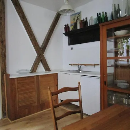 Ferienwohnung-im-mauerbluemchen * Rostock