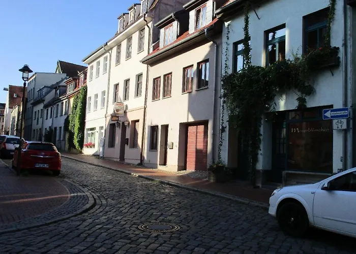 Ferienwohnung-im-mauerbluemchen Apartment Rostock