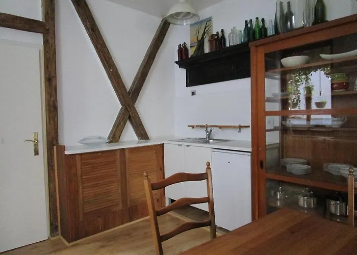 Ferienwohnung-im-mauerbluemchen * Rostock